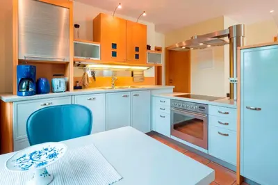 Küche/Küchenzeile in der Unterkunft Seestraße 75 Wohnung Dachgeschoß