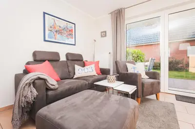 Ein Sitzbereich in der Unterkunft Prerower Strasse 14 Wohnung 1