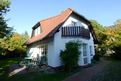 Ein Garten an der Unterkunft Kranichrast Haus 11