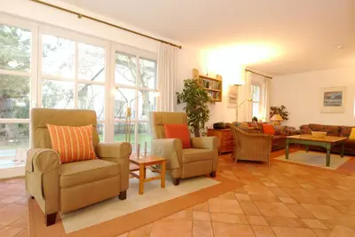 Ein Sitzbereich in der Unterkunft Kranichrast Haus 11