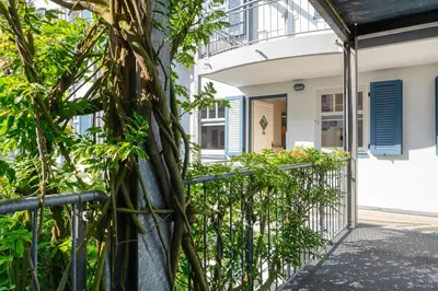 Das Gebäude in dem sich die Ferienwohnung befindet