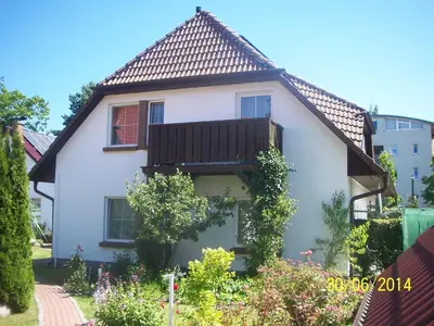 Das Gebäude in dem sich die Ferienwohnung befindet