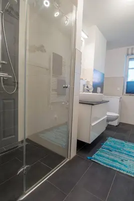 Ein Badezimmer in der Unterkunft Lindenstrasse 13 Wohnung Seenadel