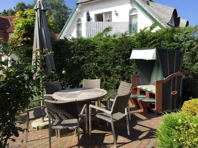 Ein Garten an der Unterkunft Birkenstraße 10 Fischerhus