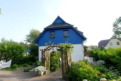 Ein Garten an der Unterkunft Wiesenstraße 65a Haus Casa Blue