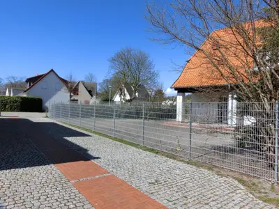 Das Gebäude in dem sich das Ferienhaus befindet