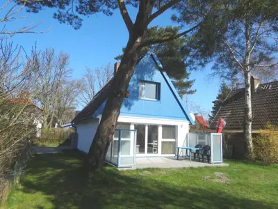 Das Gebäude in dem sich das Ferienhaus befindet
