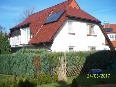 Ein Garten an der Unterkunft Hägerende 66 Haus Windrose Wohnung Nordwind