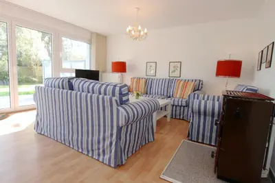 Ein Sitzbereich in der Unterkunft Straminke 14 Haus Strandidylle
