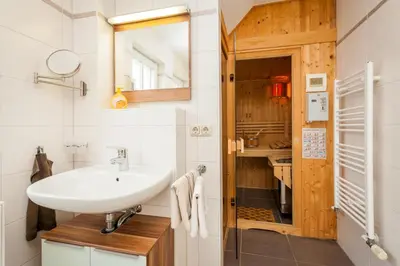 Ein Badezimmer in der Unterkunft Dünengarten Am Bahndamm 77e Haus Seerose
