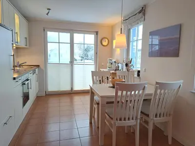 Küche/Küchenzeile in der Unterkunft Birkmaase 10 Wohnung Ostseestern