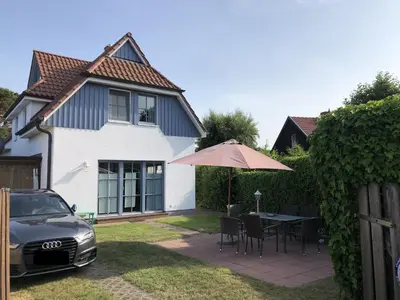 Das Gebäude in dem sich das Ferienhaus befindet