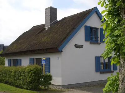 Das Gebäude in dem sich das Ferienhaus befindet