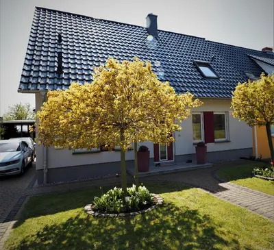 Das Gebäude in dem sich das Ferienhaus befindet