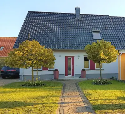 Das Gebäude in dem sich das Ferienhaus befindet