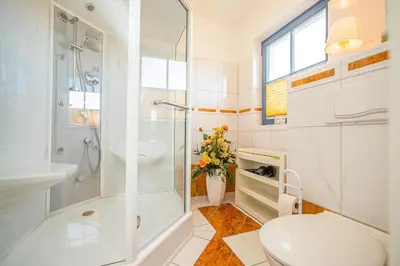 Ein Badezimmer in der Unterkunft Wiesenstraße 23 Haus Hansi