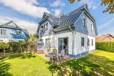 Das Gebäude in dem sich das Ferienhaus befindet