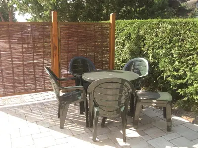Ein Patio oder anderer Außenbereich in der Unterkunft Kirchweg 14 Hus Pila