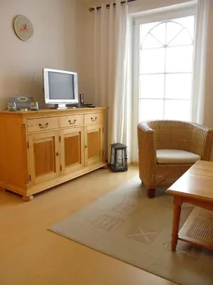 TV/Unterhaltungsangebot in der Unterkunft Fritz-Re uter-Straße Wohnung Sonnenuhr