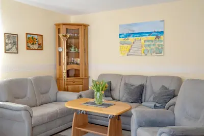 Ein Sitzbereich in der Unterkunft Birkenstrasse 6i Wohnung 13