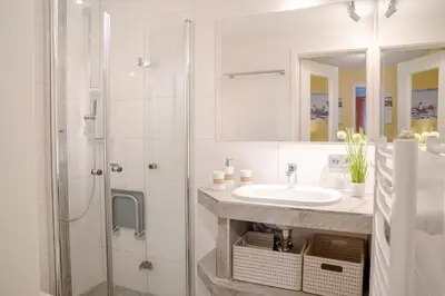 Ein Badezimmer in der Unterkunft Birkenstrasse 6i Wohnung 13