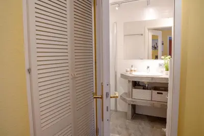 Ein Badezimmer in der Unterkunft Birkenstrasse 6i Wohnung 13