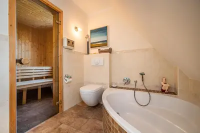 Ein Badezimmer in der Unterkunft Müggenburger Weg 38 Haus Godewind