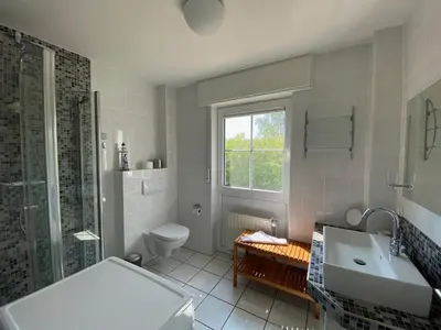Ein Badezimmer in der Unterkunft Seeblick 5