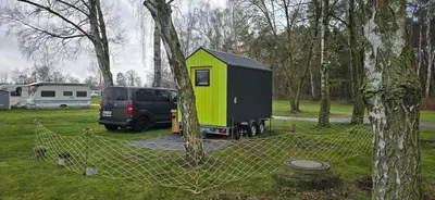 Ein Garten an der Unterkunft Little Home