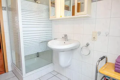 Ein Badezimmer in der Unterkunft Urlaubs-Appartement am Dorfrand