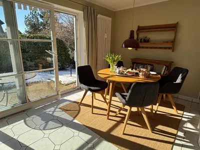 Ein Sitzbereich in der Unterkunft Boddenquartett - Boddenkieker