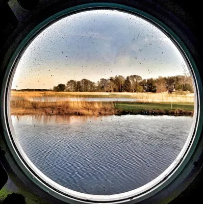 Blick auf einen Fluss in der Nähe des Ferienhauses