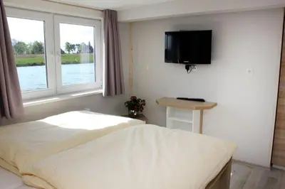 TV/Unterhaltungsangebot in der Unterkunft Urlauberschiff Neptun im Ostseebad Prerow