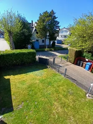 Ein Garten an der Unterkunft Ferienwohnung Landhaus Ostseebrise OG