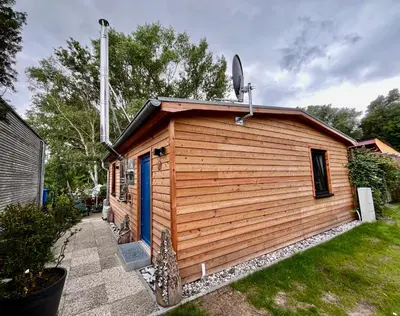 Das Gebäude in dem sich das Ferienhaus befindet