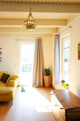 Ein Sitzbereich in der Unterkunft Ferienhaus Ginger am Bodden eingezäunt & hundefreundlich
