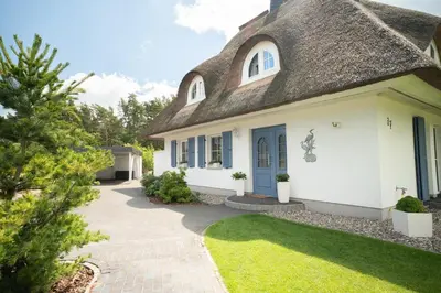 Das Gebäude in dem sich das Ferienhaus befindet
