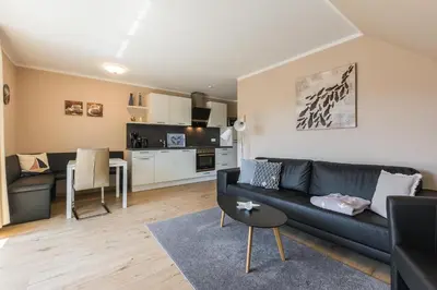 Küche/Küchenzeile in der Unterkunft HMuschelsucher, Birkenstraße 7a, App 4