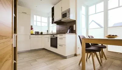Küche/Küchenzeile in der Unterkunft Sturmvogel 2 - Strandnahes Ferienhaus in Zingst
