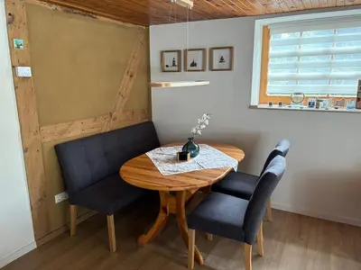 Ein Sitzbereich in der Unterkunft TIPP - Fischerhuus am Darß - Ostsee Urlaub gratis Parkplatz, Wlan