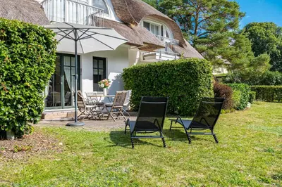Ein Garten an der Unterkunft Born - Wieck Ferienwohnung Wildrose