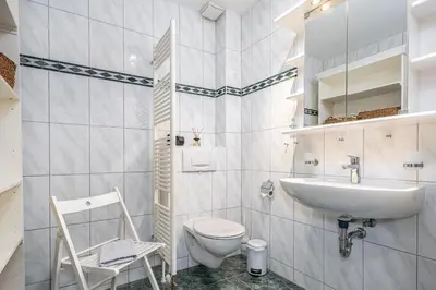Ein Badezimmer in der Unterkunft Born - Wieck Ferienwohnung Wildrose