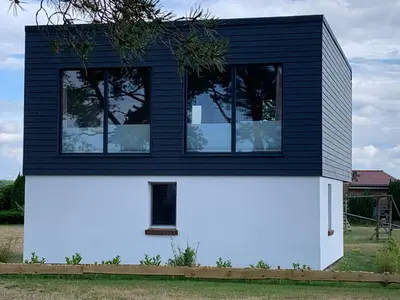 Das Gebäude in dem sich das Ferienhaus befindet