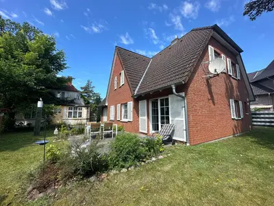 Das Gebäude in dem sich das Ferienhaus befindet