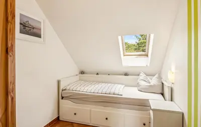 Ein Bett oder Betten in einem Zimmer der Unterkunft Stunning Home In Kenz Küstrow