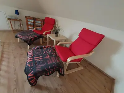 Ein Sitzbereich in der Unterkunft Birkenquartier