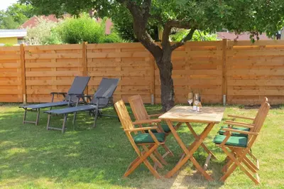 Ein Garten an der Unterkunft Ferienhaus Prerow