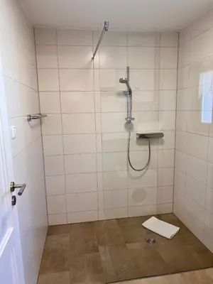 Ein Badezimmer in der Unterkunft Reethaus in Dierhagen