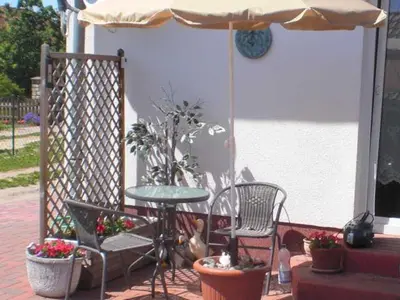 Ein Garten an der Unterkunft Ferienwohnung Neuendorf