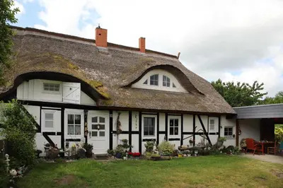 Ein Garten an der Unterkunft Ferienwohnung im historischen Bauernhaus